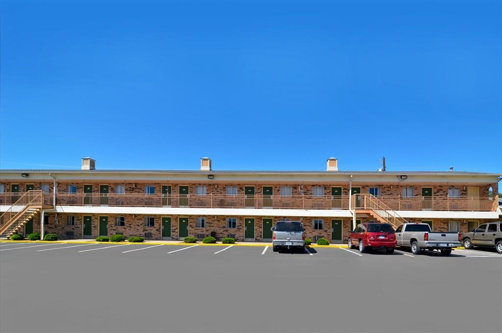 Americas Best Value Inn Crosstimbers Stephenville Exterior photo